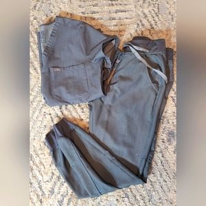 Figs graphite catarina top and zamora jogger